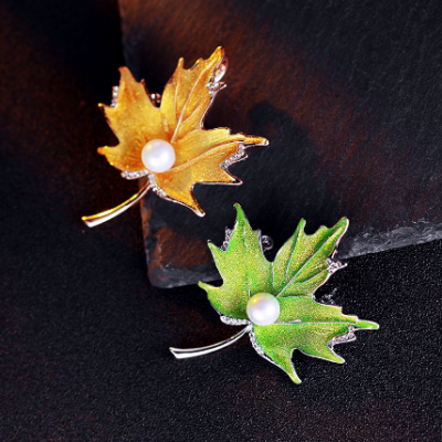 Women Fashion Leaf Brooch