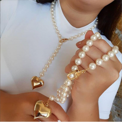 Artificial Pearl Necklaces