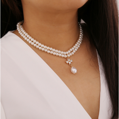 Artificial Pearl Necklaces