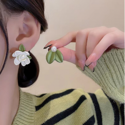 Women Gardenia Shape Earrings